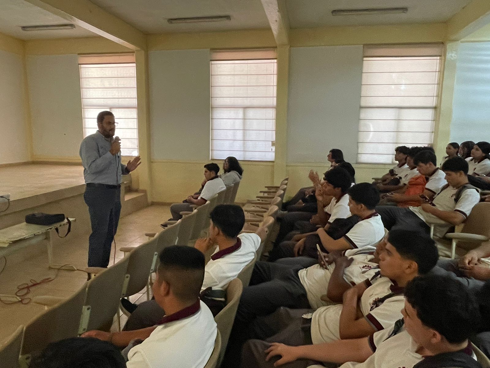 ITHUA Fomenta el Interés en Ciencia y Tecnología en el CBTIS #63 con Ciclo de Conferencias durante la XXXI Semana Nacional de Ciencia y Tecnología