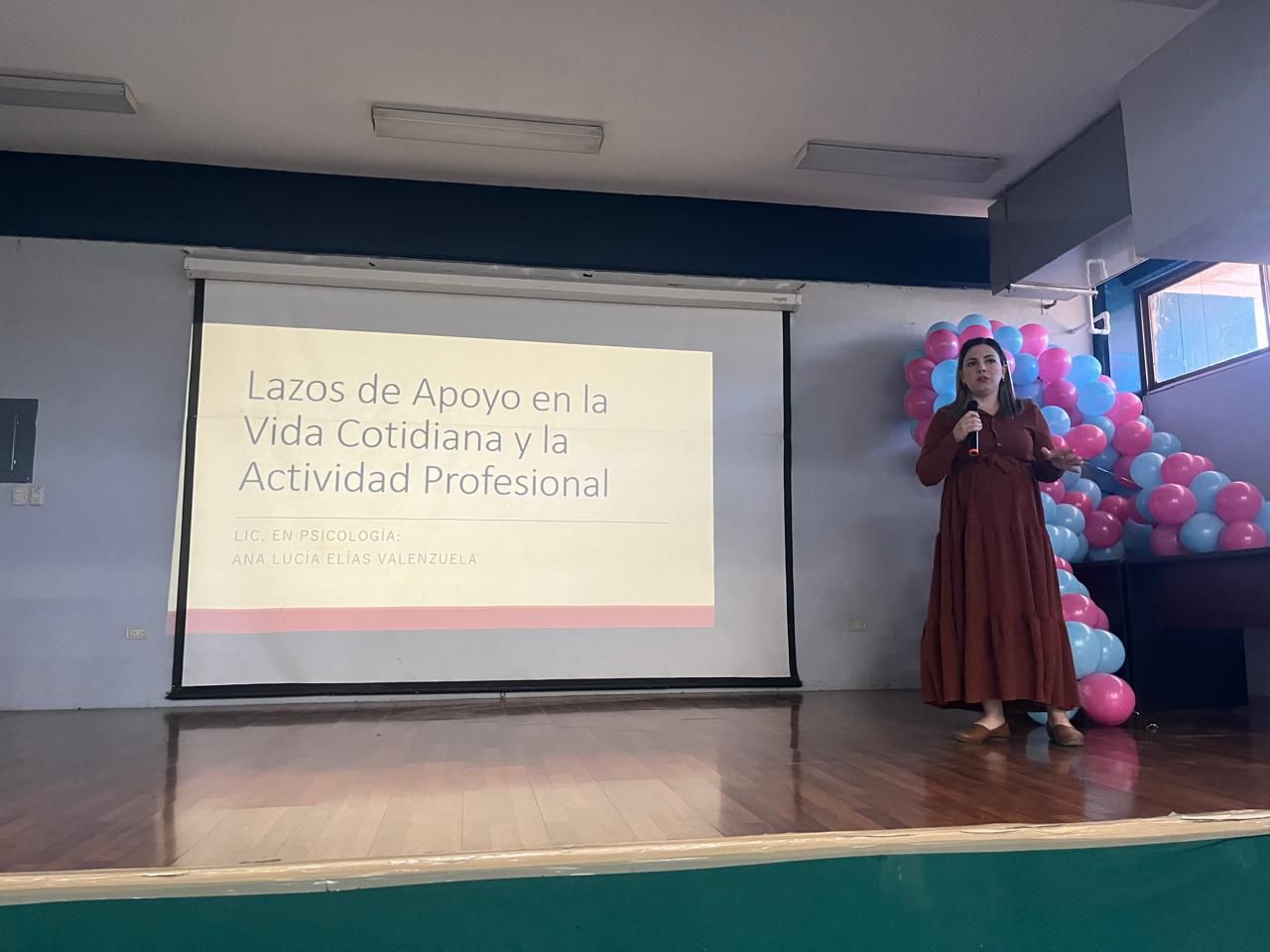 Se lleva a cabo la conferencia “Lazos de apoyo en la vida cotidiana y la actividad profesional” dentro del programa de Tutorías del ITHUA